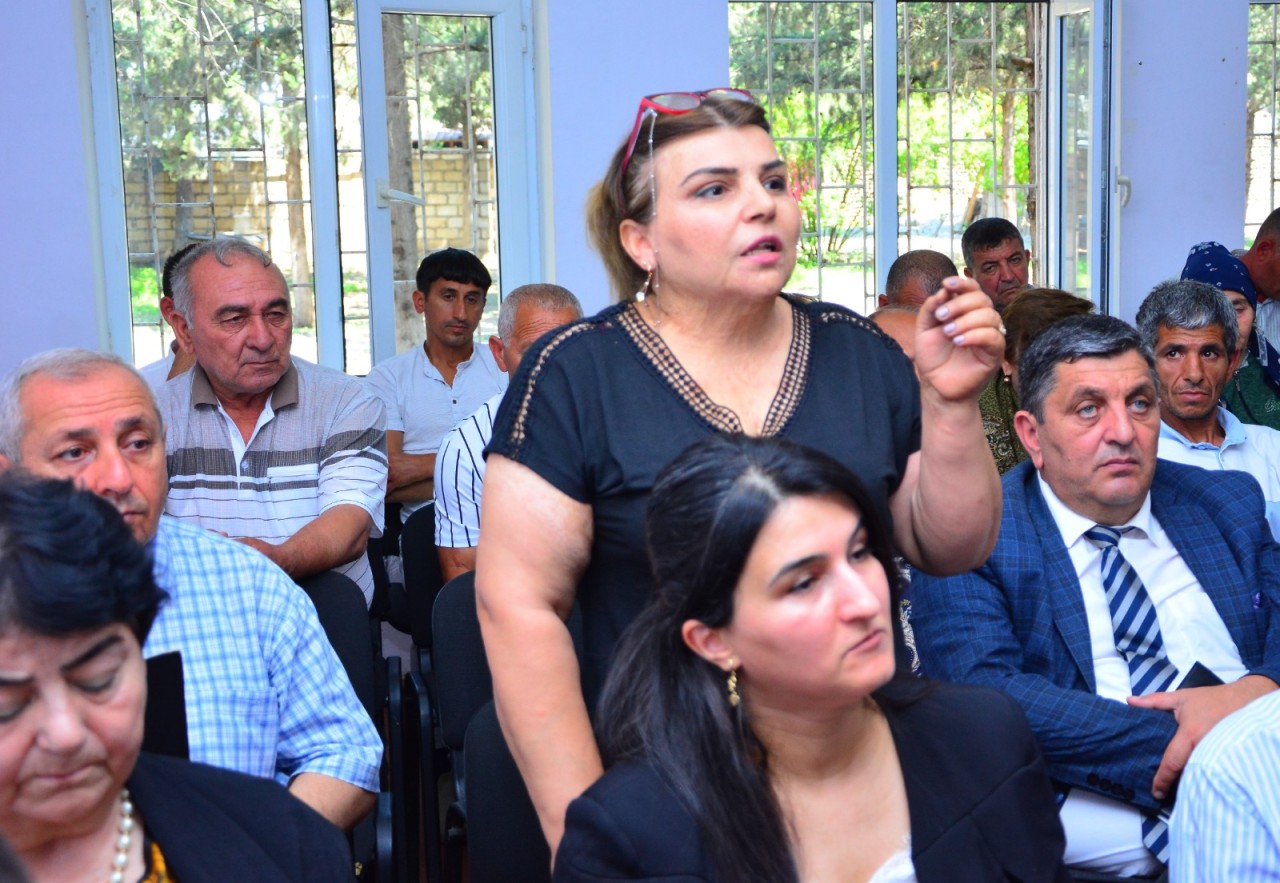 İcra başçısı sakinlərin təklif və müraciətlərini dinləyib - FOTOLAR